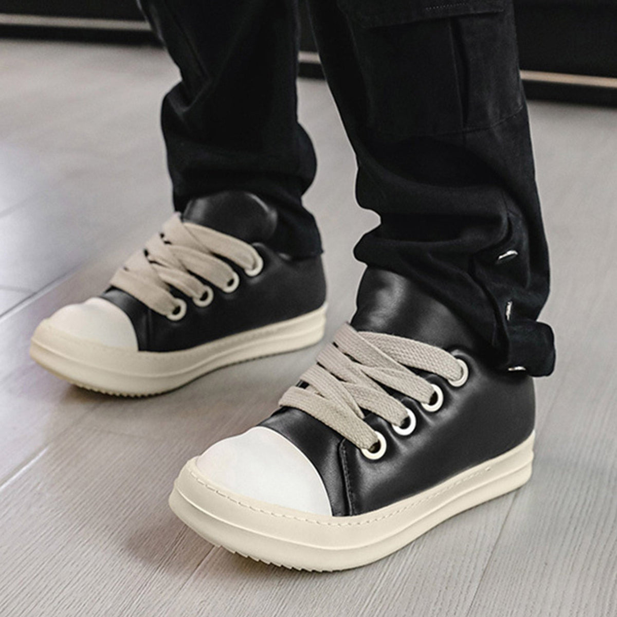 CURVEA — SNEAKER