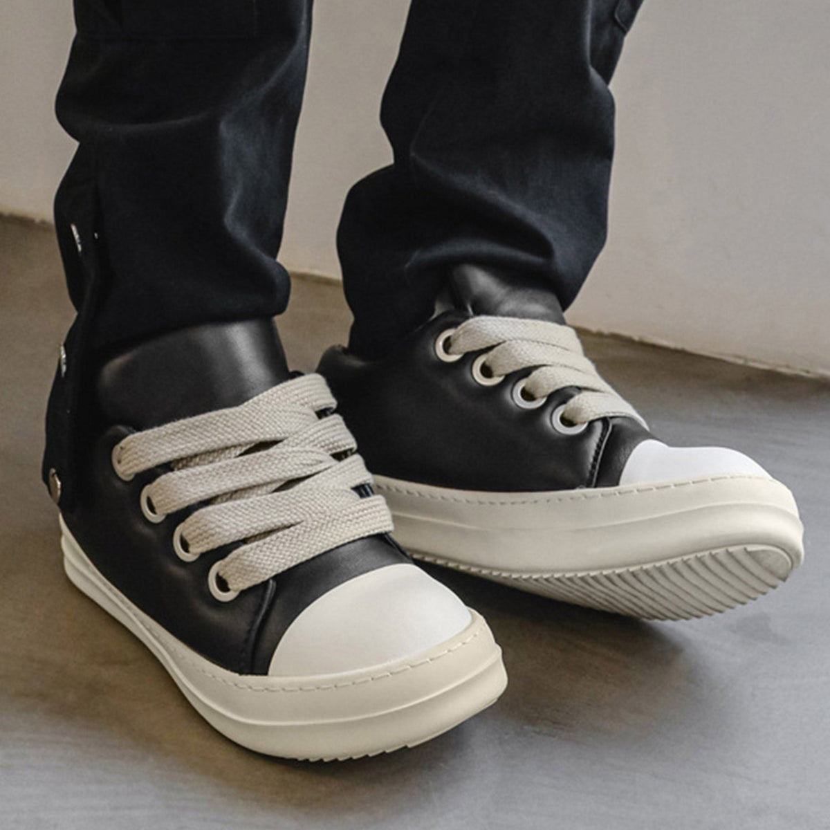 CURVEA — SNEAKER