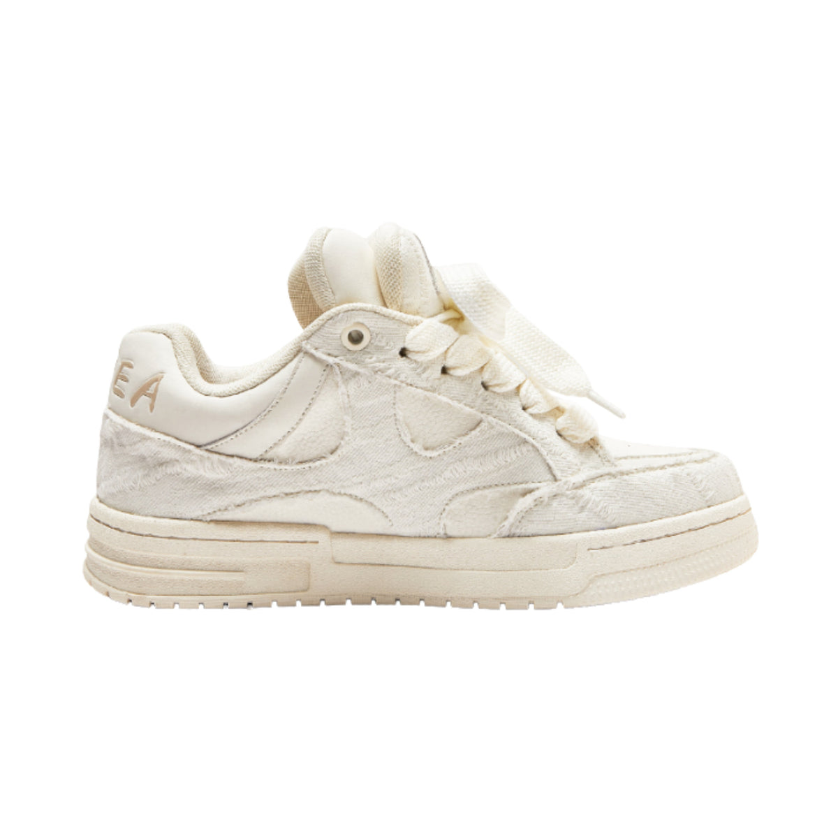 NOVA — SNEAKER